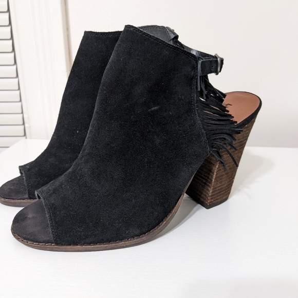 Lucky Brand Suede Fringe Block Heel Sandals - Picture 2 of 5